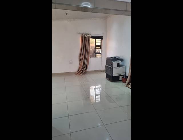 3 BEDROOM FREEHOLD FOR SALE IN FERNWOOD